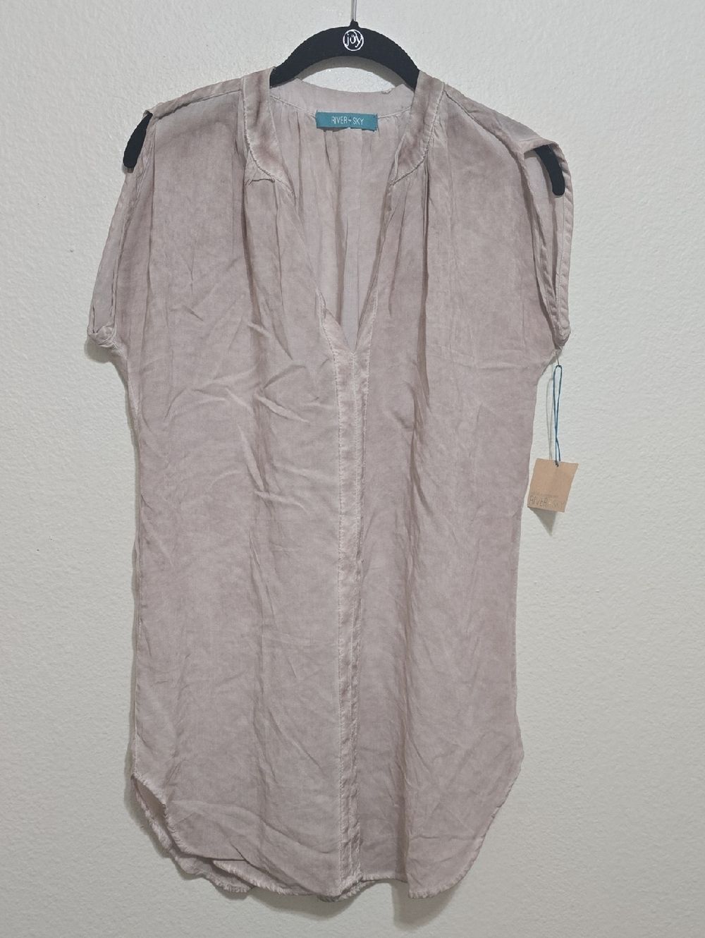 River + Sky Dusty Blush Split V Cap Sleeve Tunic S